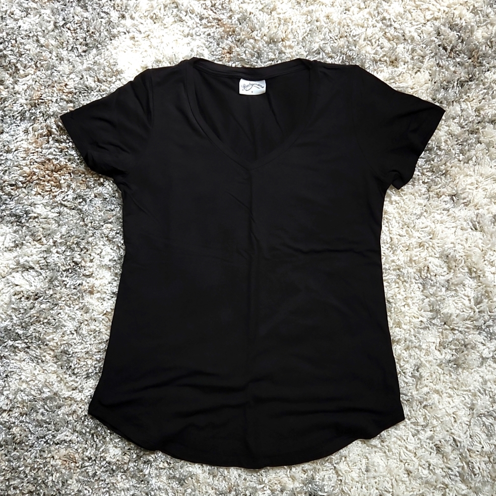 Peachymama Bamboo V-Neck Nursing Tee NWOT